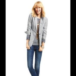 NWT CAbi #222 Skinny Leg Womens Blue Jeans size 6